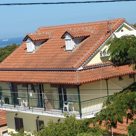 Villa Nefeli Loútsa Buitenkant foto