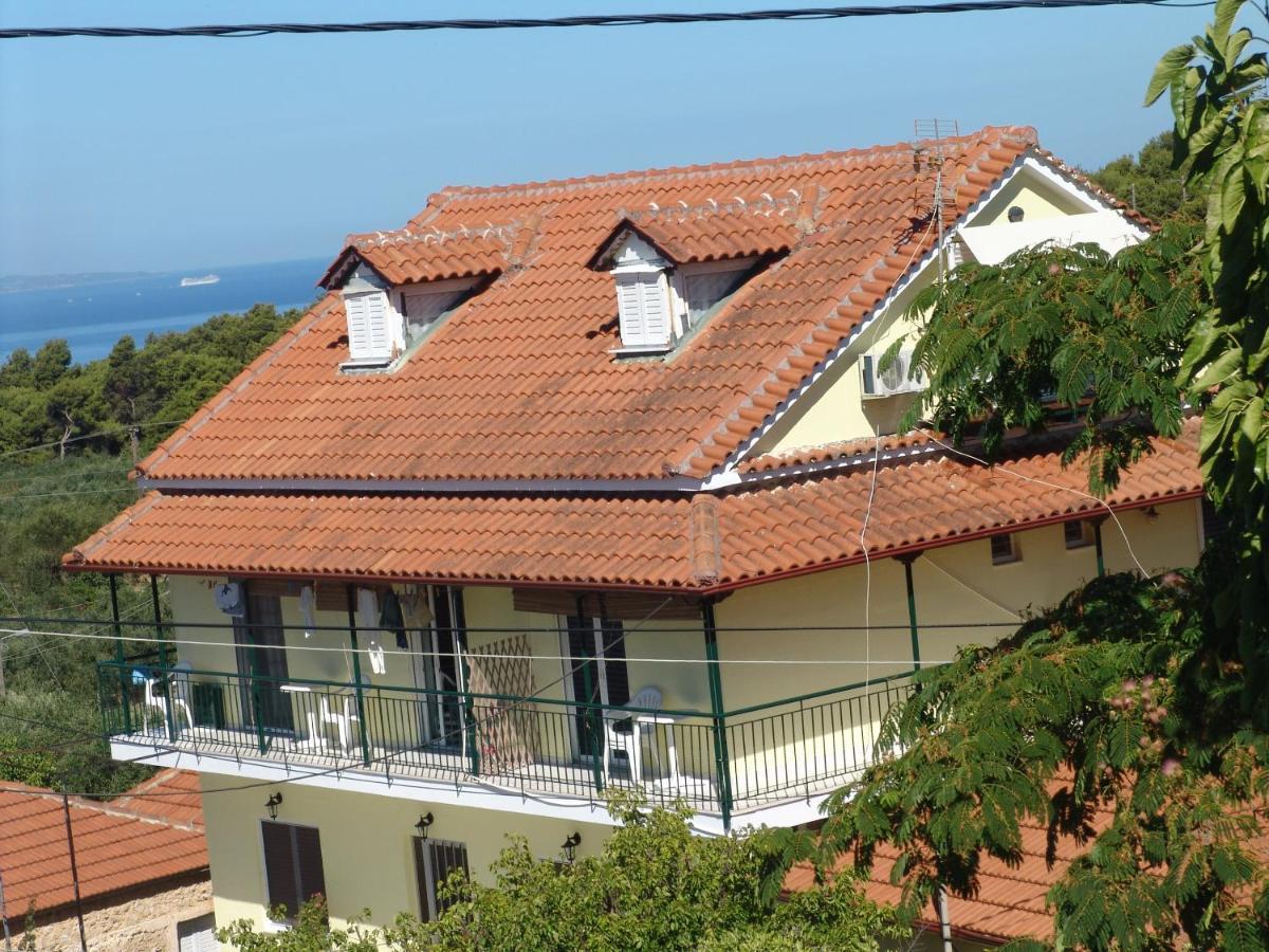 Villa Nefeli Loútsa Buitenkant foto