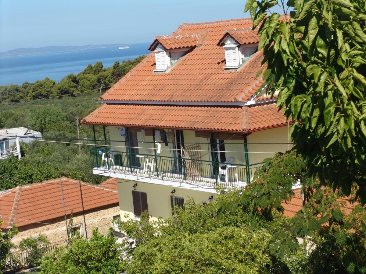 Villa Nefeli Loútsa Buitenkant foto