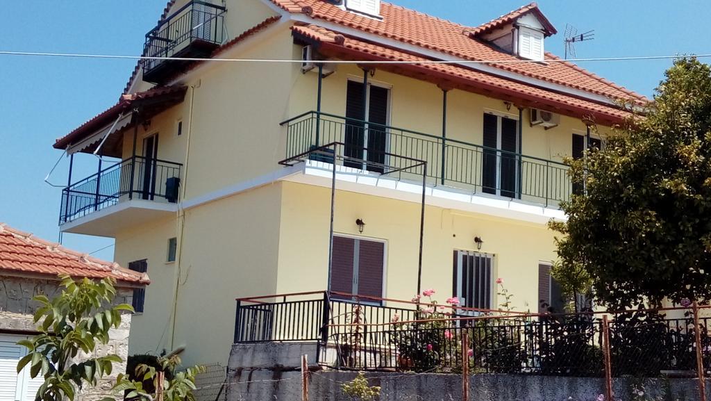 Villa Nefeli Loútsa Buitenkant foto